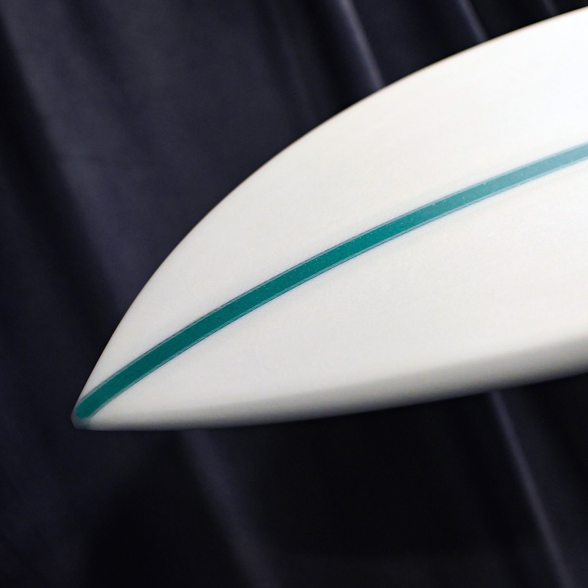 Aloha S Flyer 5F Future Shadow Force Surfboard - 6&#39;6 - Clear/Aqua Stringer