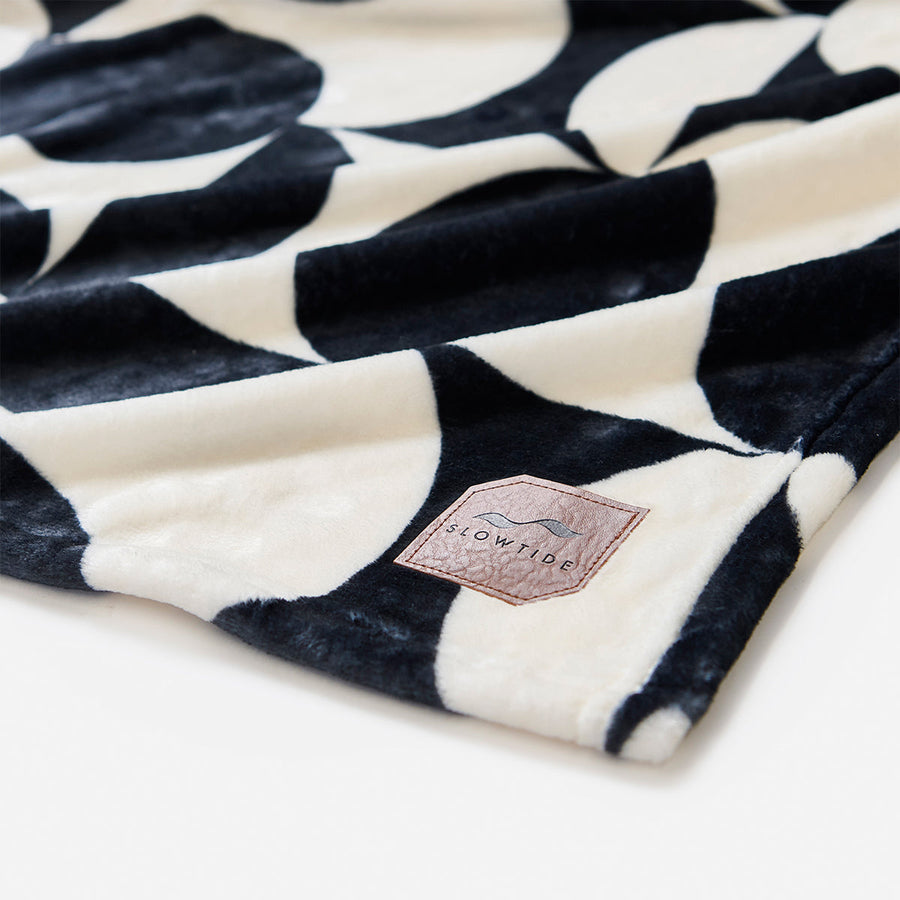 Slowtide Caster Plush Throw Blanket - Black