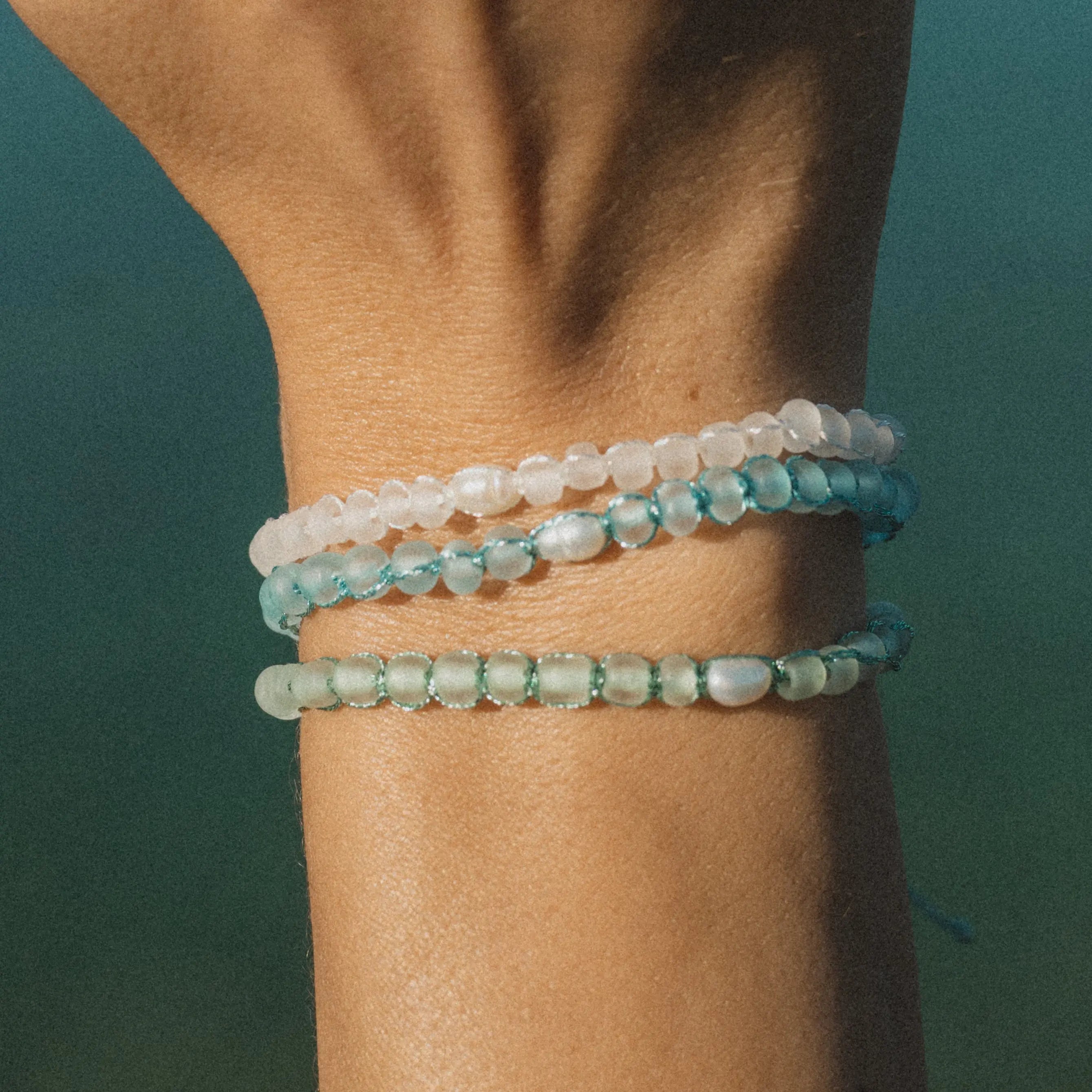 Pineapple Island Oluolu Glitter Cord Beaded Bracelet - Light Blue