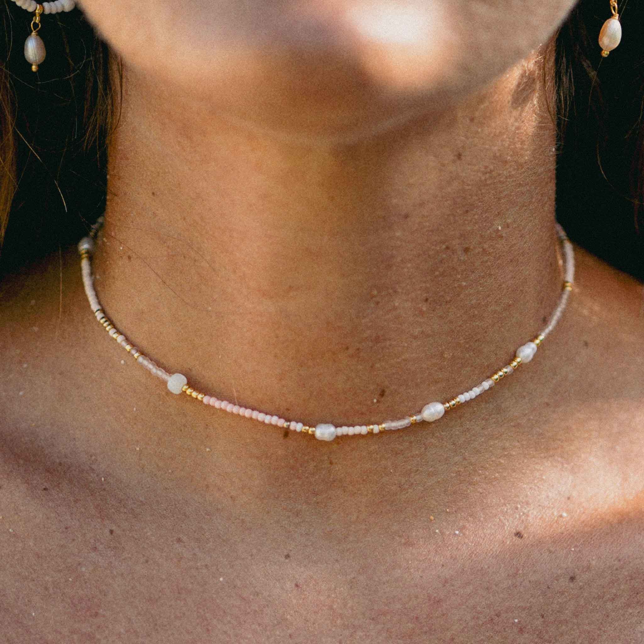 Pineapple Island Giada Cinta Pearl Beaded Surf Necklace - Pink/White/Gold