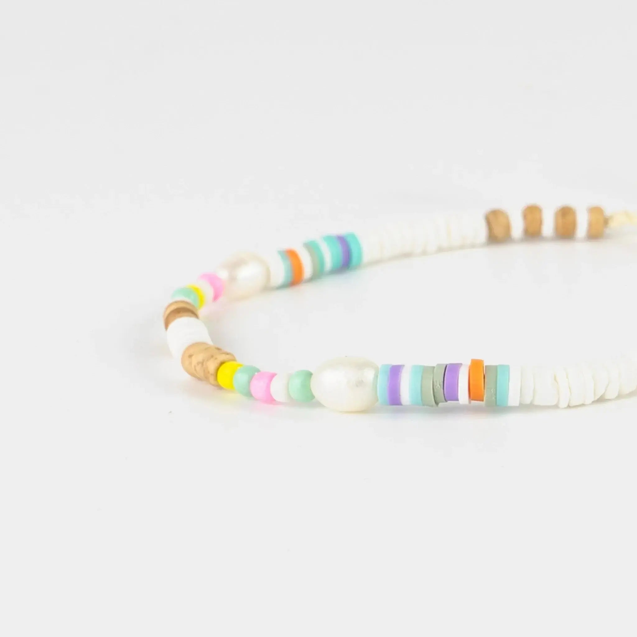 Pineapple Island Mentawai Islands Surfer Pearl Beaded Bracelet - White/Multi