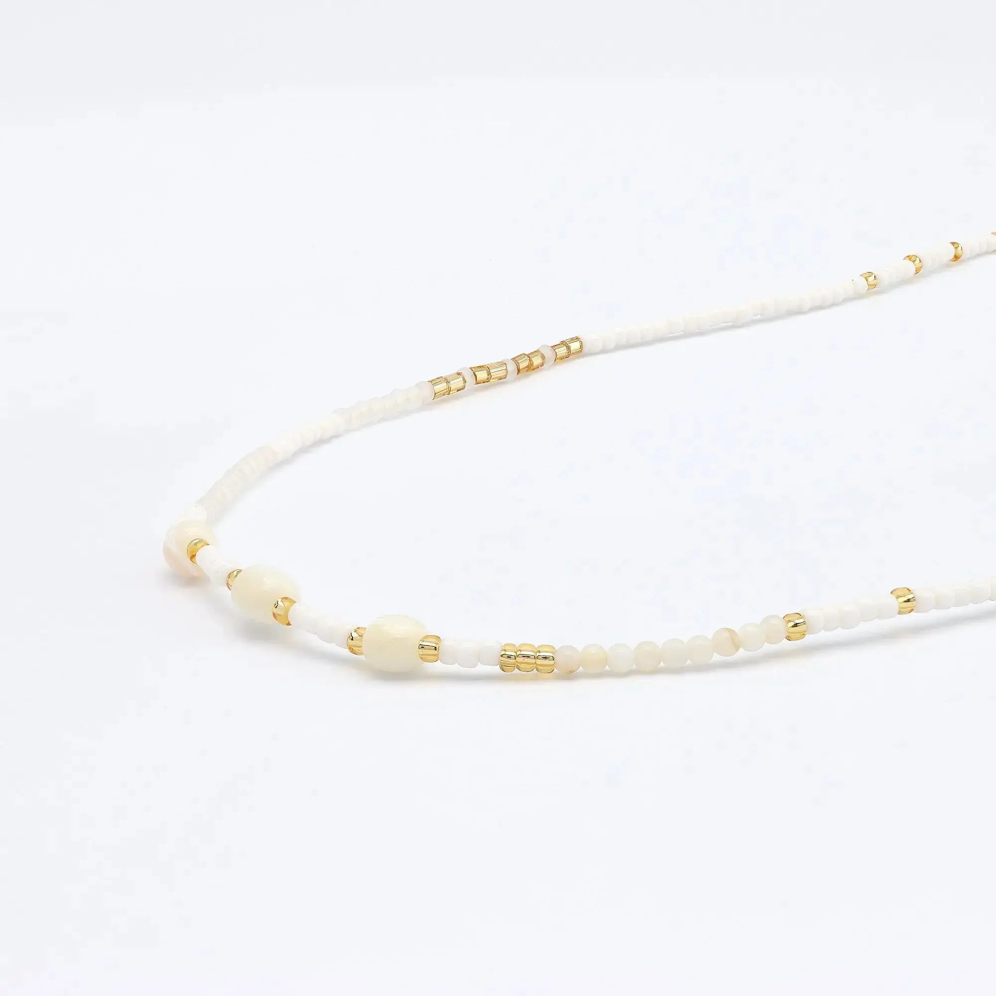 Pineapple Island Pasir Mother of Pearl Golden Hour Necklace - White/Gold