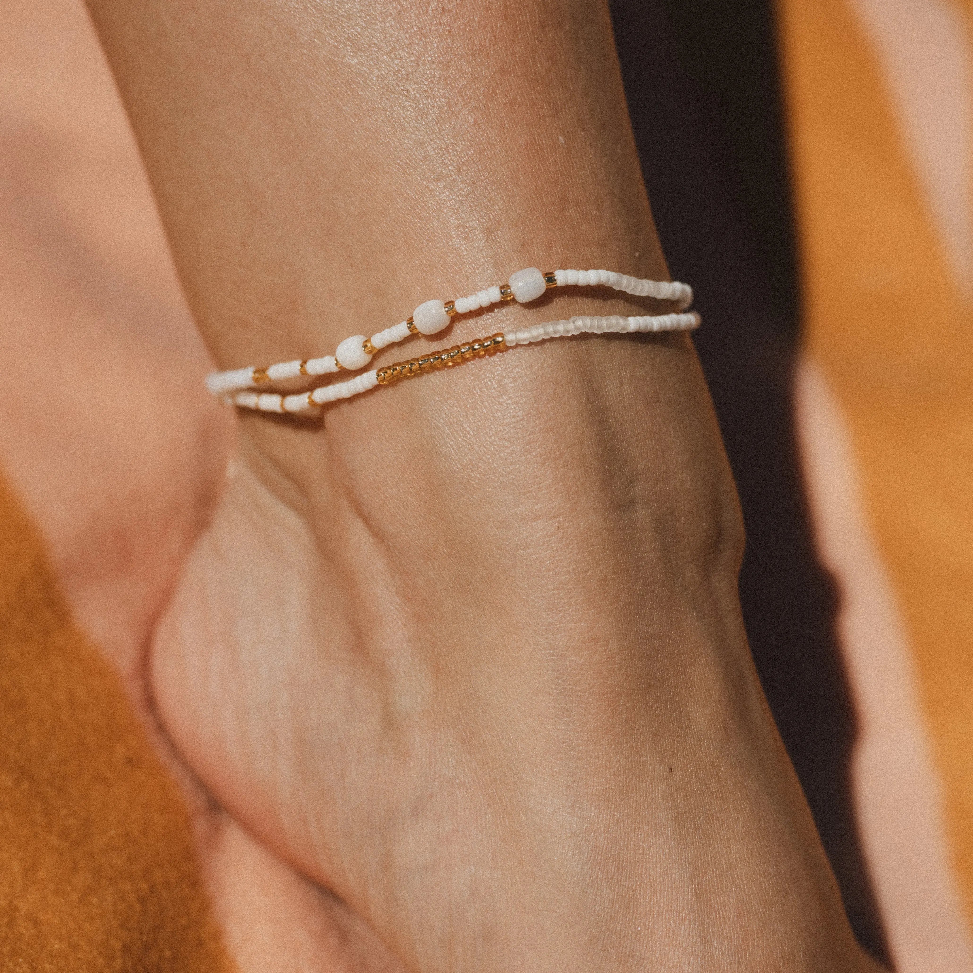 Pineapple Island Pasir Mother of Pearl Golden Hour Anklet - White/Gold