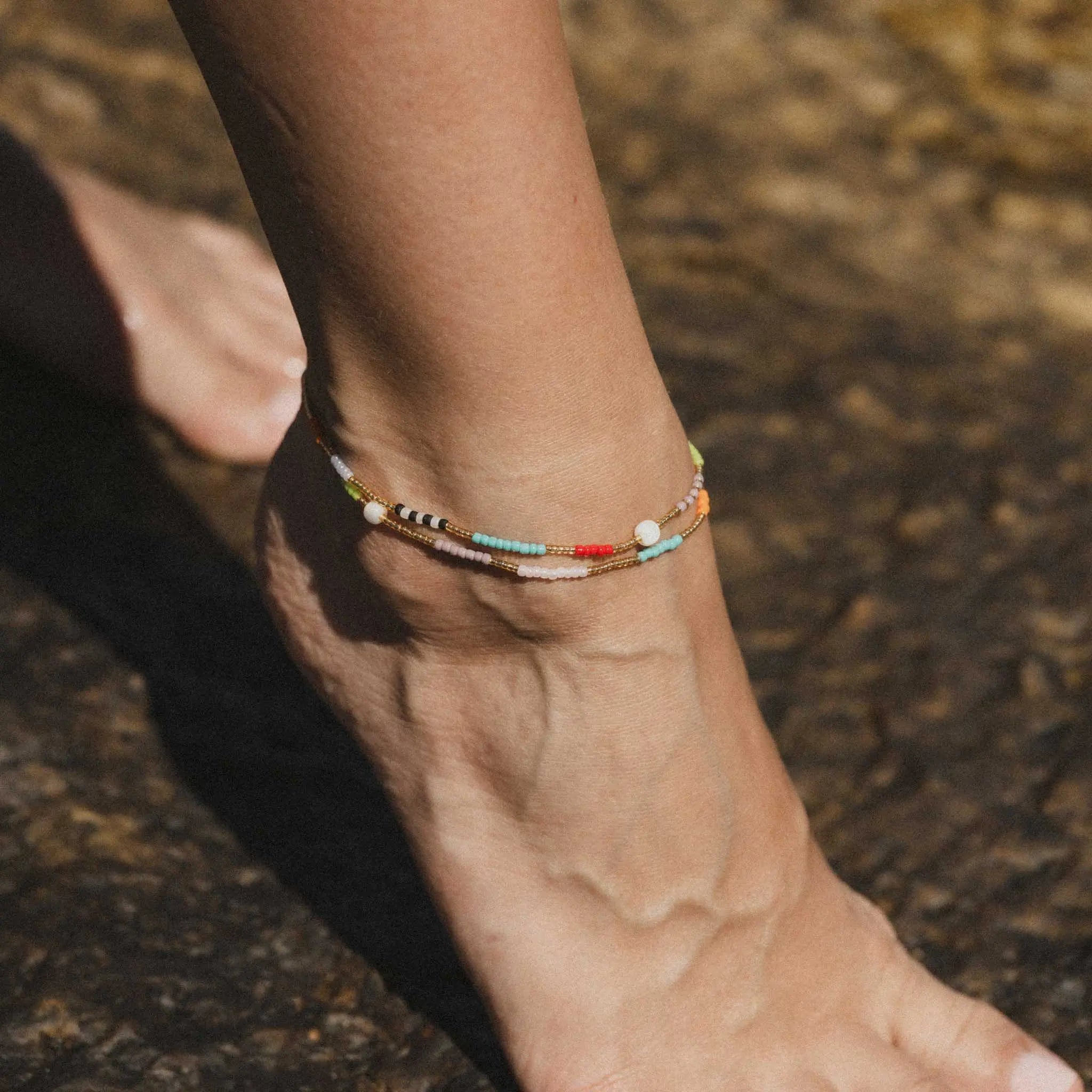 Pineapple Island Berpesta Colourful Golden Hour Beaded Anklet - Gold/Multi