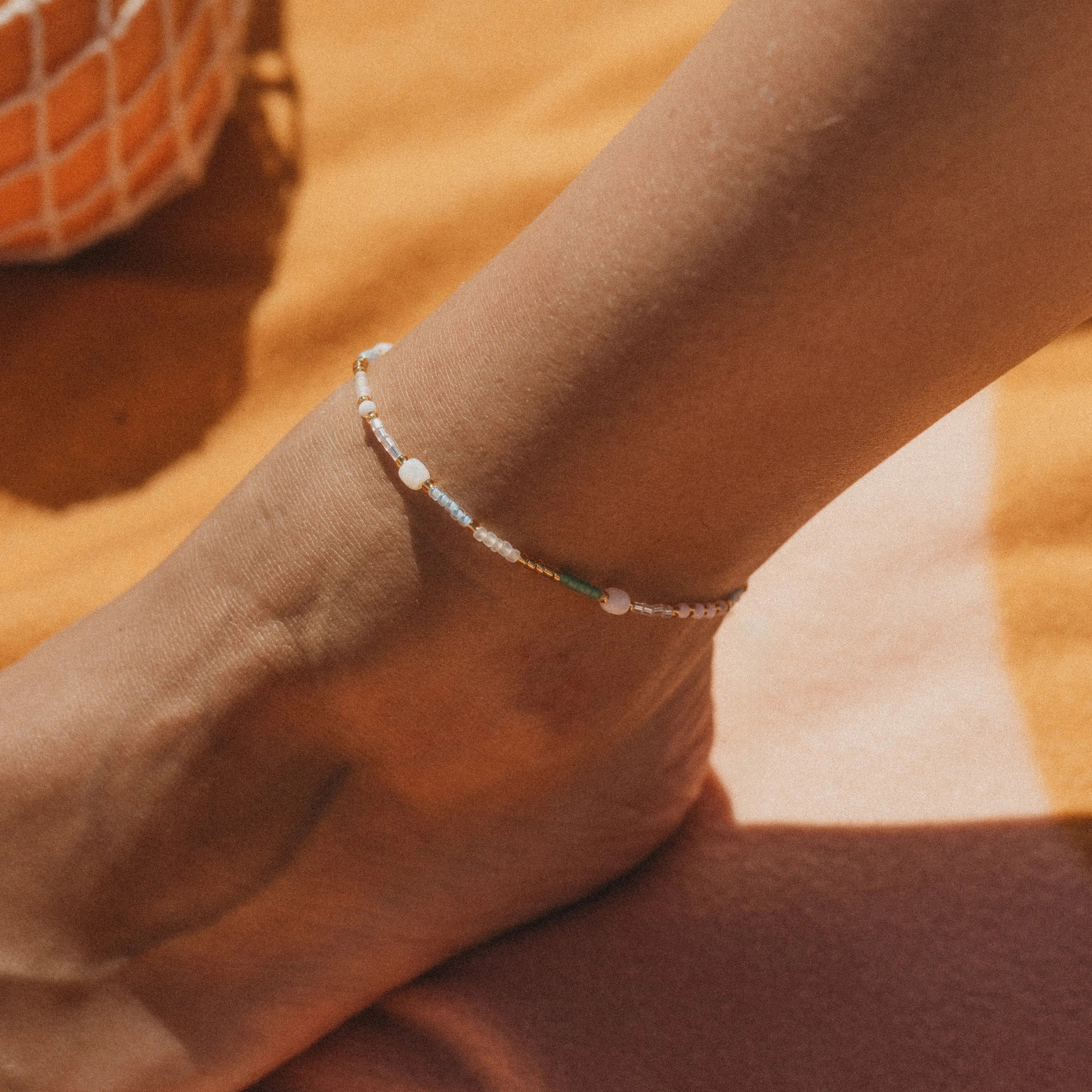 Pineapple Island Horison Golden Hour Beaded Anklet - Pastel/White