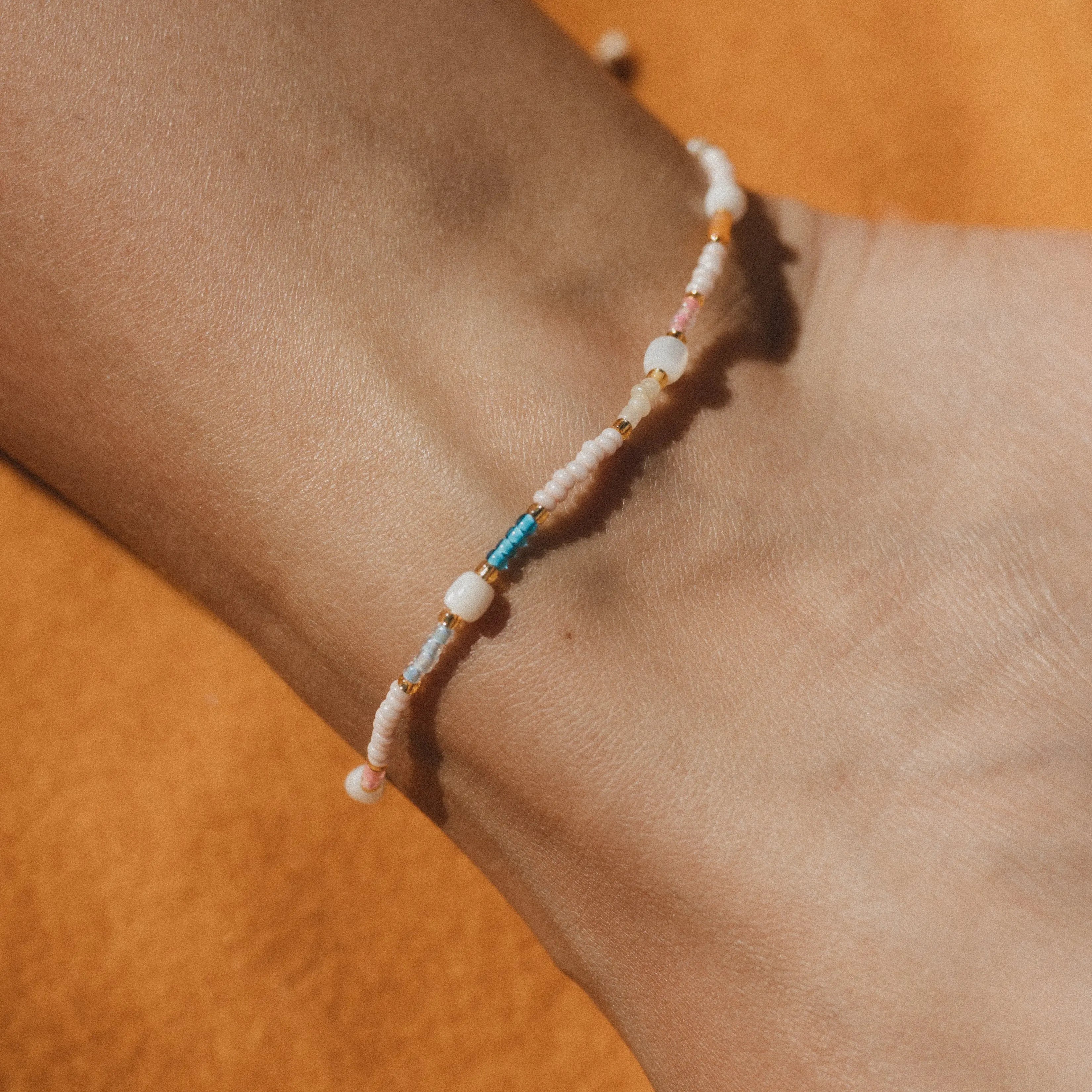 Pineapple Island Horison Golden Hour Beaded Anklet - Pastel/White