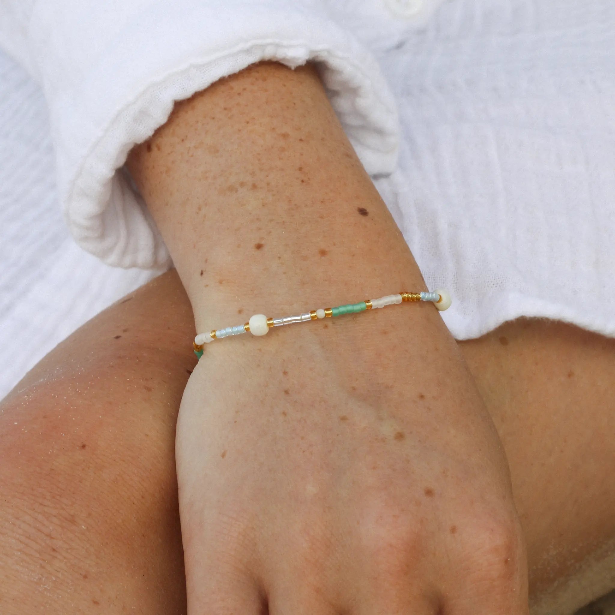 Pineapple Island Pasang Golden Hour Bracelet - Gold/White/Multi