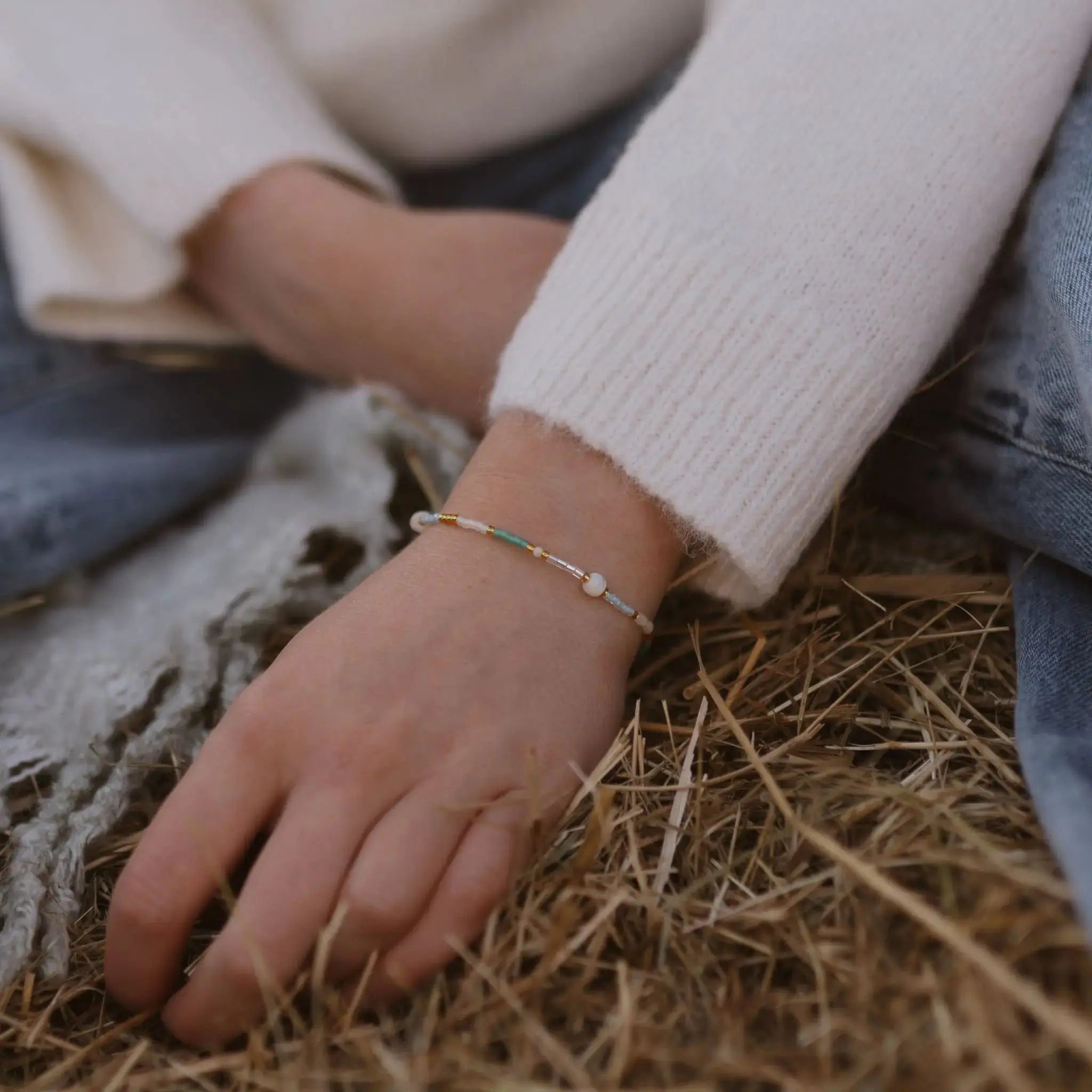 Pineapple Island Pasang Golden Hour Bracelet - Gold/White/Multi