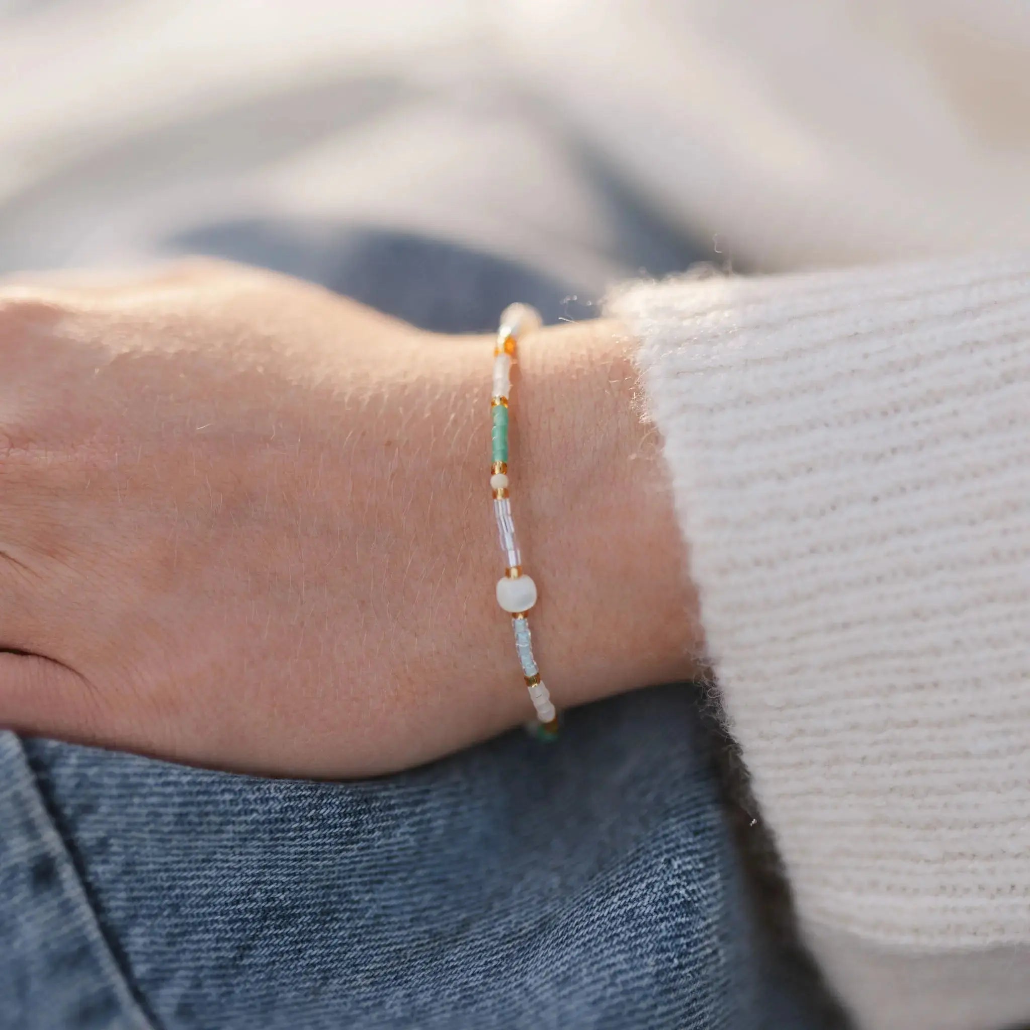 Pineapple Island Pasang Golden Hour Bracelet - Gold/White/Multi
