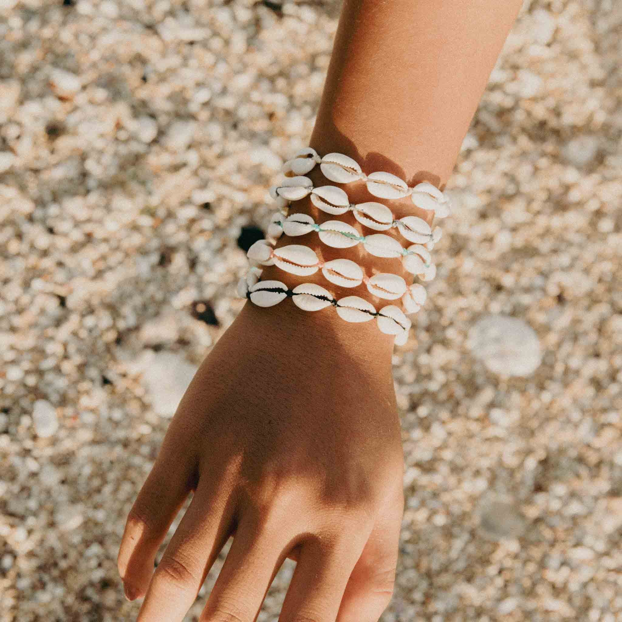 Pineapple Island Livadi Cowrie Shell Surf Bracelet - Turquoise