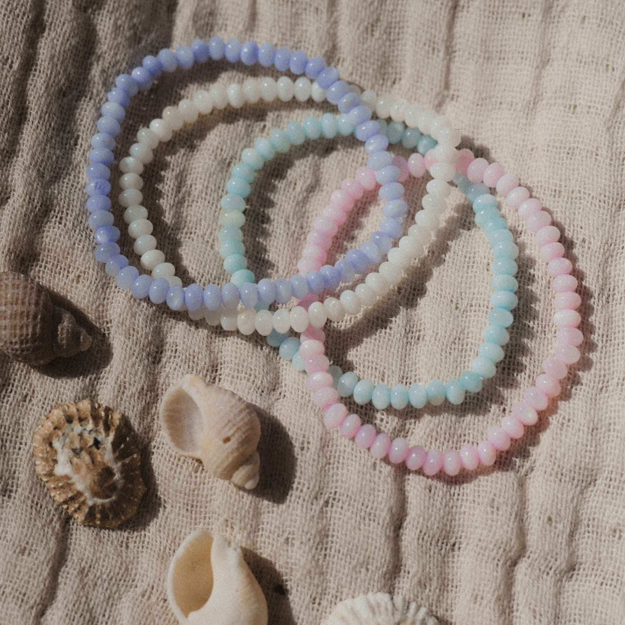 Pineapple Island Momi Mother of Pearl Elasticated Bracelet - White