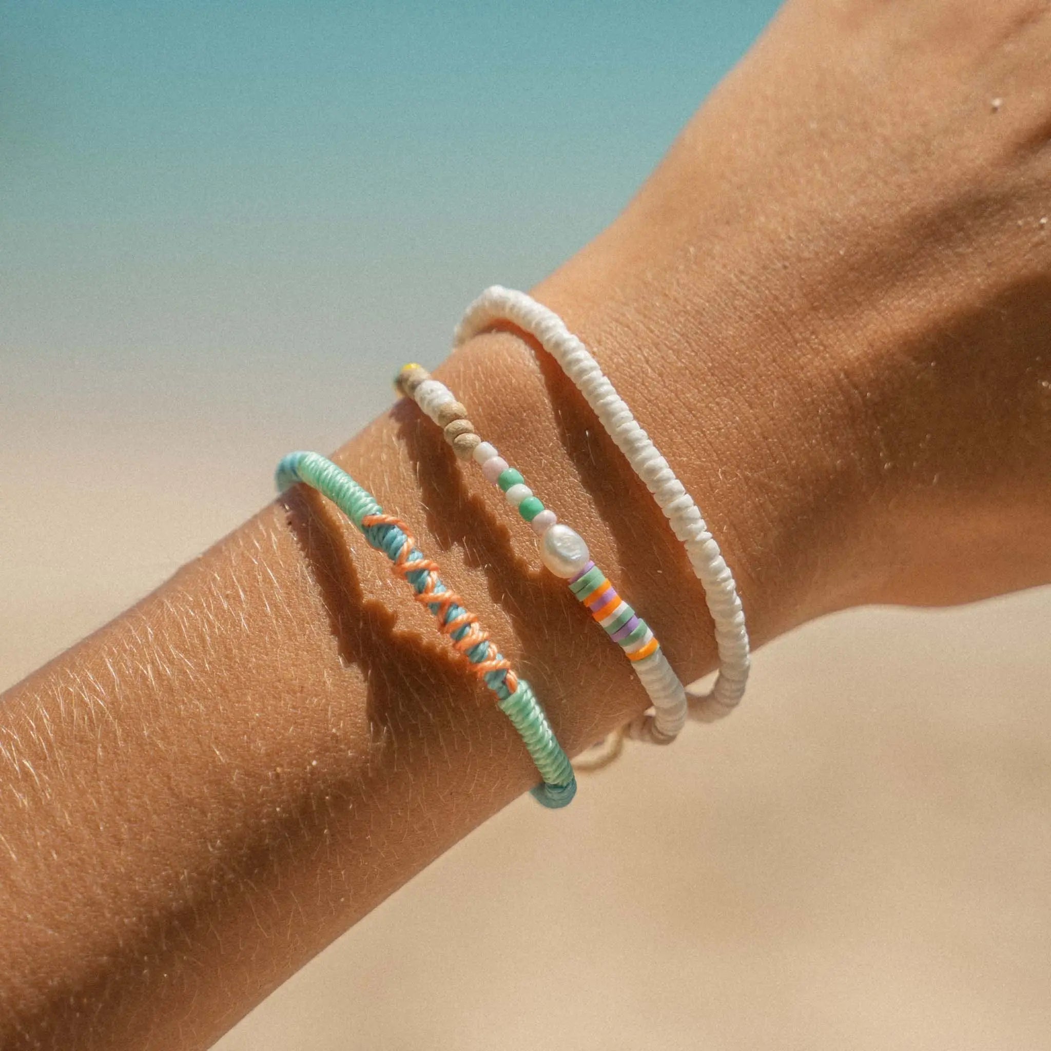 Pineapple Island Kailua Beach Bracelet Set - Pink/White/Blue/Green
