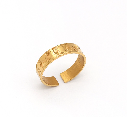 Pineapple Island Mãmã Celestial Sun Adjustable Ring - Gold