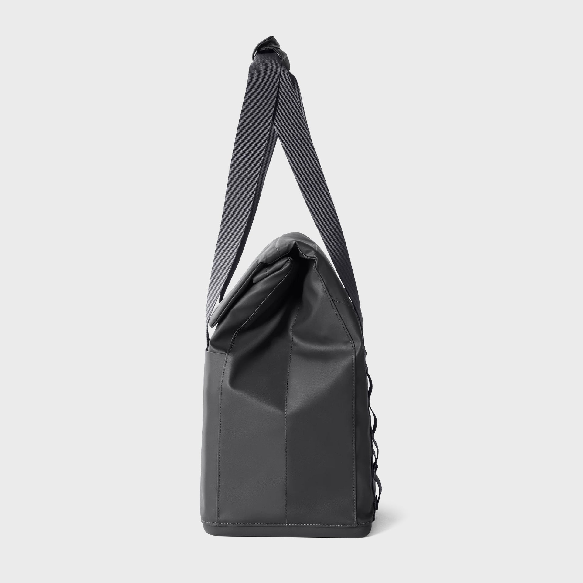 Yeti Daytrip 14L Insulated Tote Bag - Charcoal - ManGo Surfing