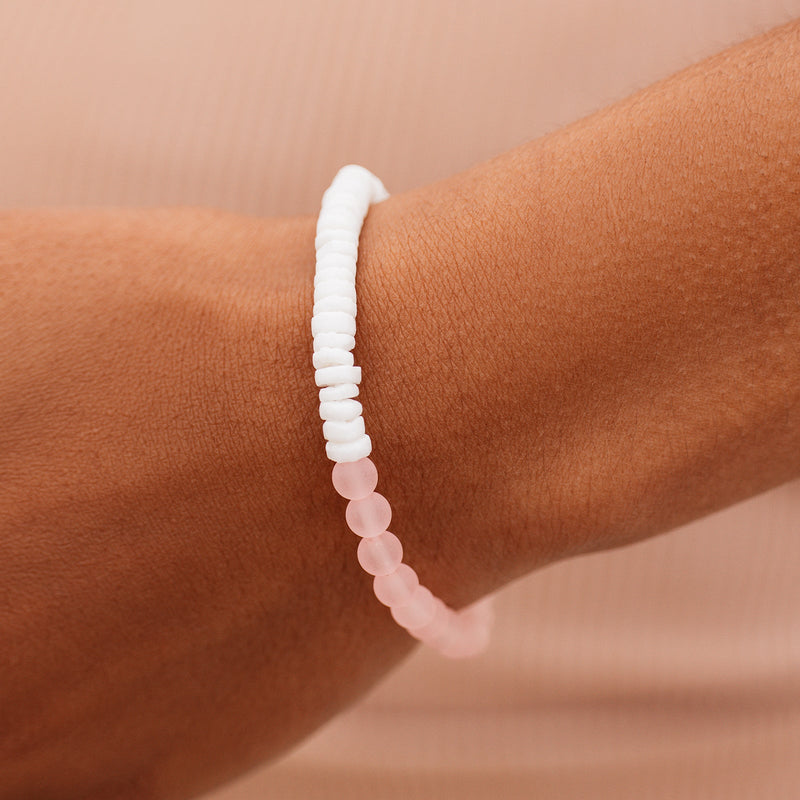 Puka Shell and Frosted Bead Stretch Bracelet / Pink - ManGo Surfing