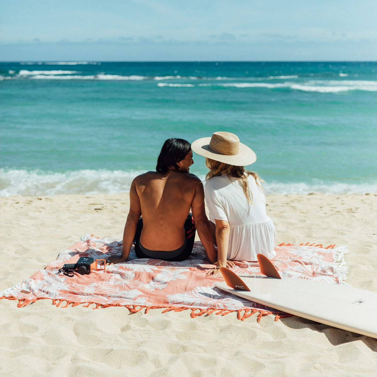 Koki&#39;O Throw Blanket | Red | Beach Towel - ManGo Surfing